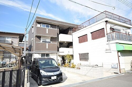 兵庫県尼崎市大西町１丁目 3階建