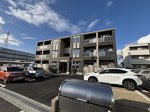 大阪府交野市星田北６丁目 3階建 