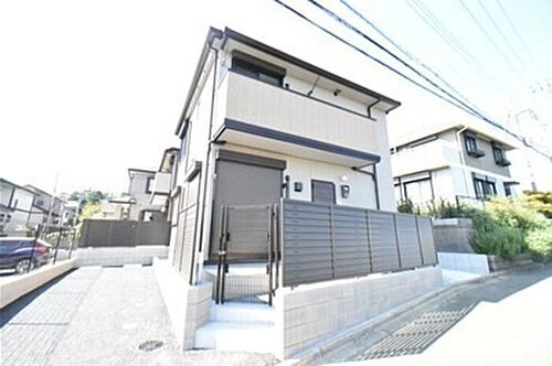 神奈川県伊勢原市串橋 2階建 築1年10ヶ月