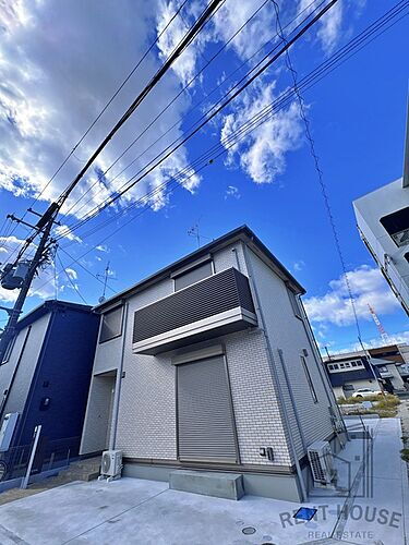 大阪府泉大津市東豊中町１丁目 築1年未満 2階建