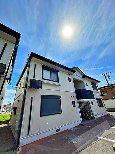 大阪府貝塚市半田１丁目 2階建