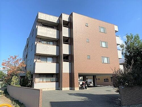大阪府箕面市半町２丁目 4階建