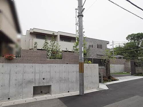 シャーメゾン殿山町 2階建
