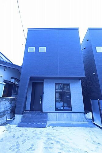 新潟県新潟市中央区堀之内南１丁目 2階建 