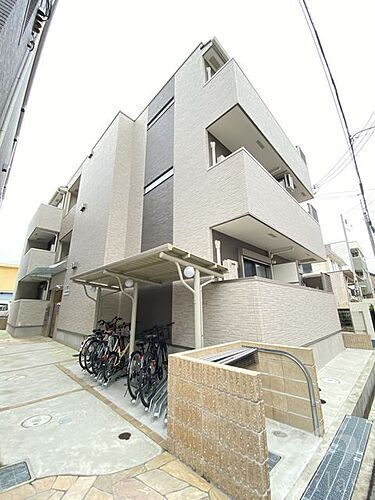 兵庫県尼崎市東園田町６丁目 3階建