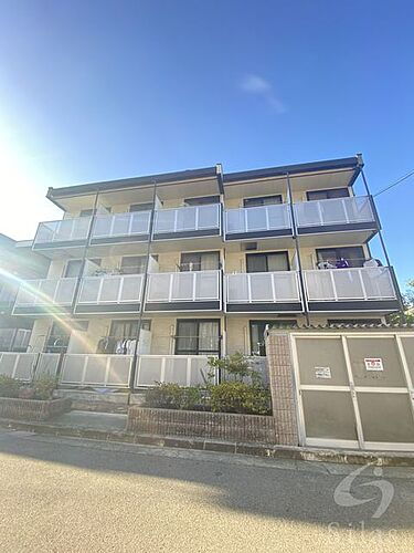 兵庫県尼崎市常光寺２丁目 築3年6ヶ月 3階建