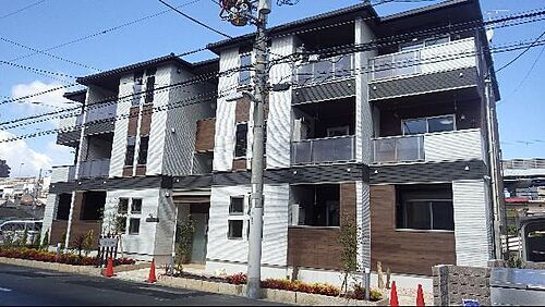 大阪府大阪市平野区背戸口３丁目 3階建