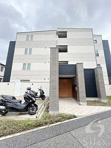 兵庫県神戸市東灘区深江北町１丁目 4階建