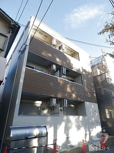 大阪府吹田市朝日が丘町 3階建