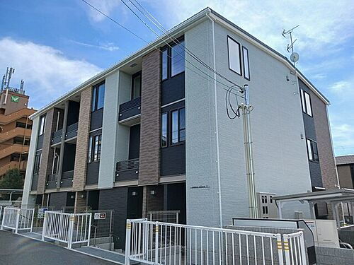 大阪府岸和田市額原町  3階建