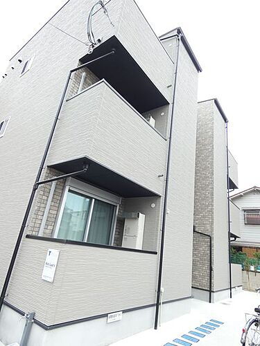 兵庫県尼崎市立花町１丁目 築6年11ヶ月 3階建