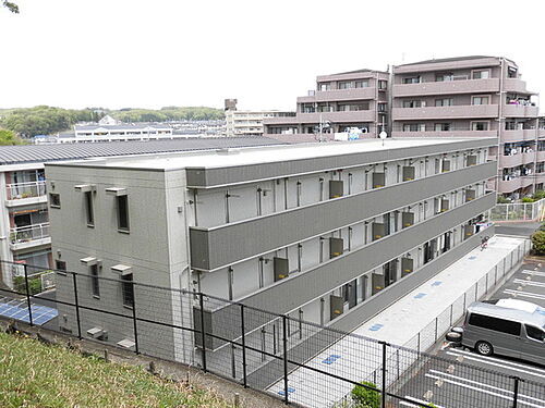 東京都八王子市松木 3階建