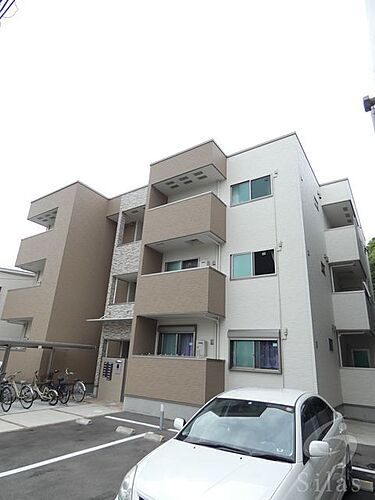 大阪府池田市天神１丁目 3階建