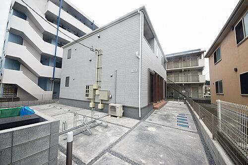 東京都八王子市越野 2階建 