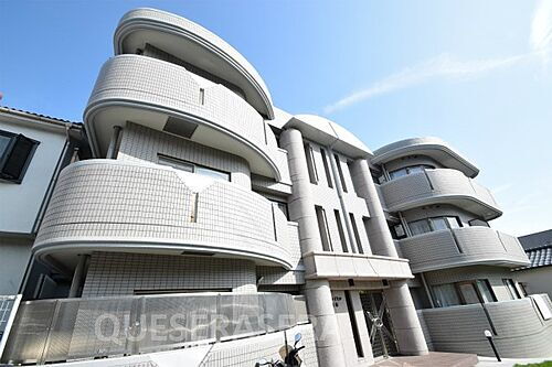 大阪府吹田市千里山高塚 3階建 築32年4ヶ月