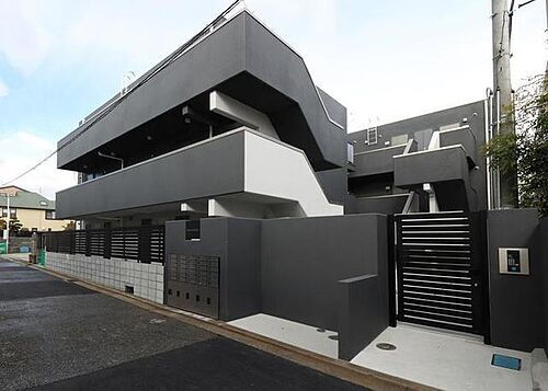 兵庫県西宮市広田町 3階建
