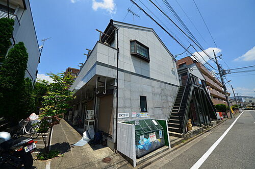 東京都八王子市越野 2階建