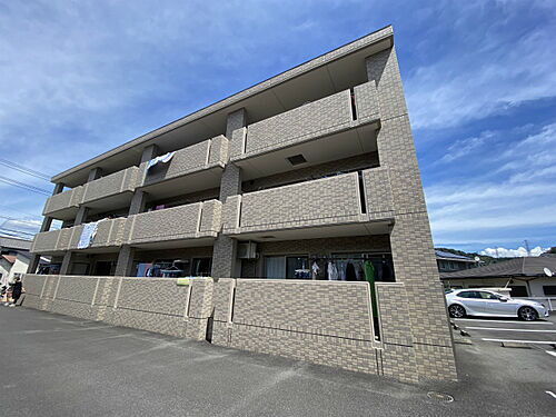 静岡県富士市南松野 3階建