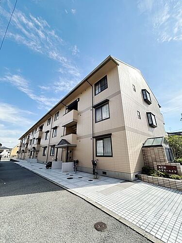 兵庫県宝塚市鹿塩１丁目 3階建 築31年10ヶ月