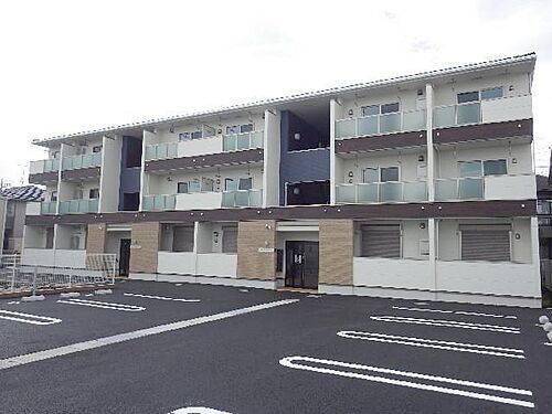 神奈川県海老名市中野２丁目 3階建 築5年11ヶ月
