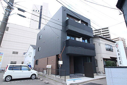新潟県新潟市中央区万代５丁目 3階建 築3年