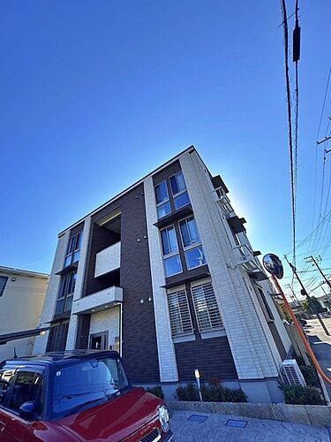 大阪府泉大津市高津町 築6年3ヶ月 3階建