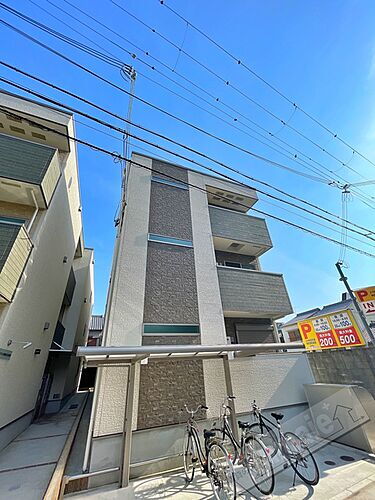 和歌山県和歌山市吉田 3階建