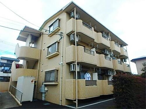 東京都町田市小山町 3階建