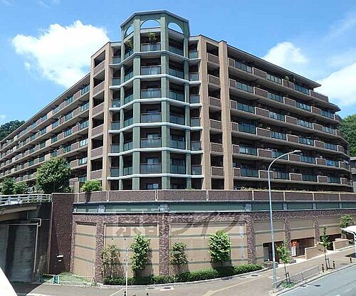 京都府京都市山科区上花山桜谷 地上7階地下2階建 築20年9ヶ月