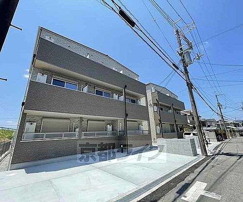 大阪府枚方市樋之上町 築1年未満 3階建