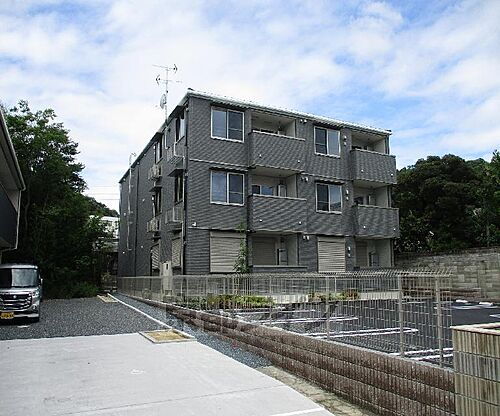 京都府八幡市八幡神原 築4年3ヶ月 3階建