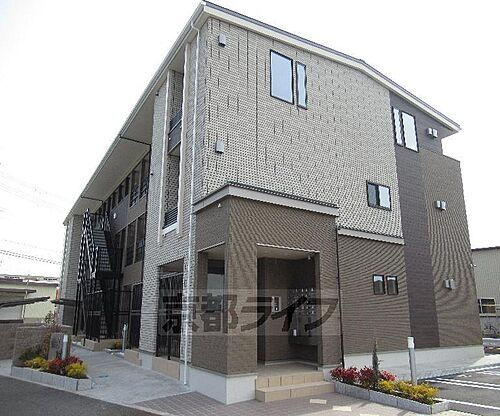 京都府八幡市川口萩原 築3年10ヶ月 3階建