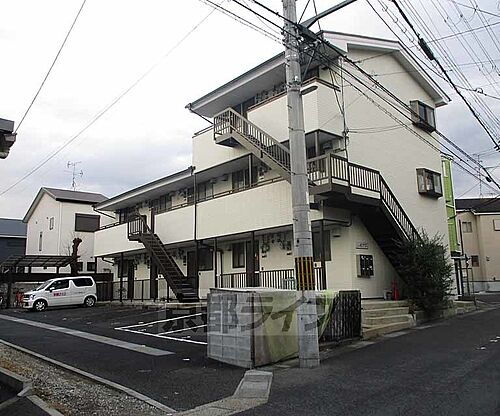 京都府城陽市久世下大谷 3階建