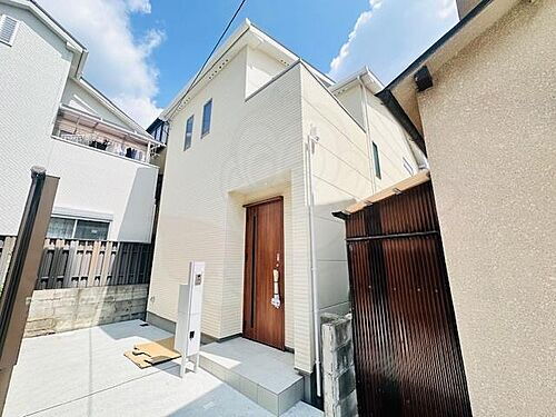 大阪府高槻市津之江町３丁目 2階建 