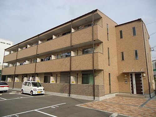 大阪府高槻市西冠３丁目 築15年9ヶ月 3階建