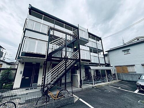 大阪府高槻市淀の原町 3階建 築16年10ヶ月