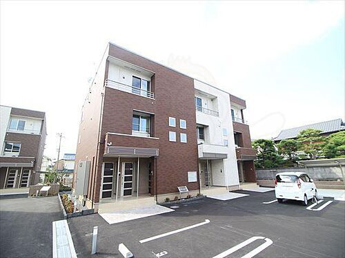 大阪府高槻市芝生町１丁目 3階建 築5年3ヶ月