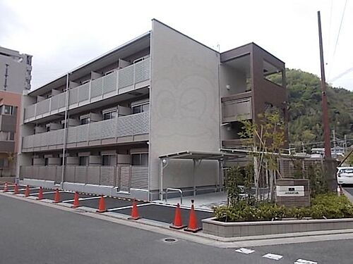 大阪府高槻市上牧北駅前町 3階建 築5年7ヶ月