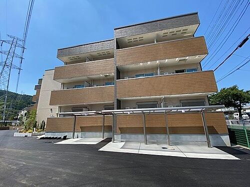 大阪府高槻市神内２丁目 築4年5ヶ月 3階建