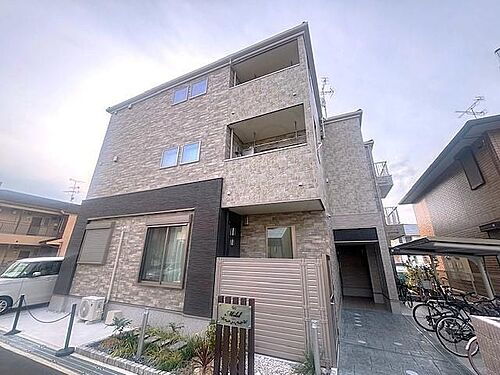 大阪府茨木市大住町 築1年未満 3階建