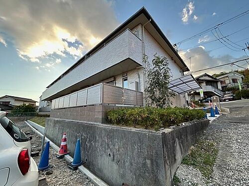 京都府乙訓郡大山崎町字大山崎小字上ノ田  2階建