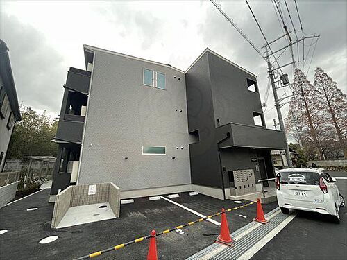 大阪府高槻市富田町４丁目 築3年 3階建