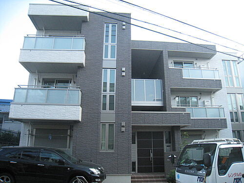 大阪府東大阪市西石切町３丁目 3階建 築13年1ヶ月