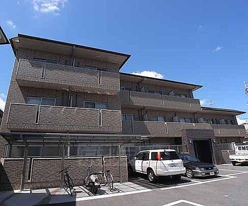 京都府京都市西京区御陵南荒木町 築16年10ヶ月 3階建