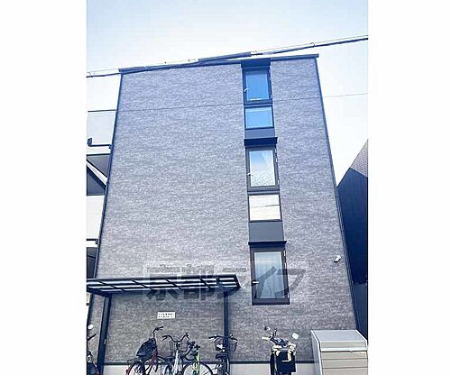 京都府京都市伏見区淀本町 築3年3ヶ月 3階建