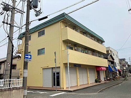 兵庫県尼崎市大庄中通２丁目 3階建
