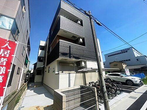 兵庫県尼崎市常光寺１丁目 3階建 築1年7ヶ月