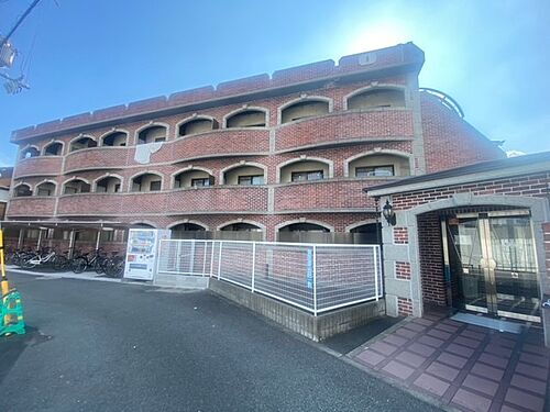 兵庫県尼崎市武庫之荘４丁目 築32年9ヶ月 3階建