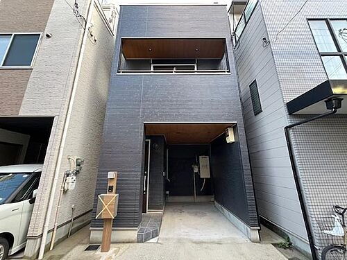 大阪府大阪市福島区野田５丁目 築16年10ヶ月 3階建