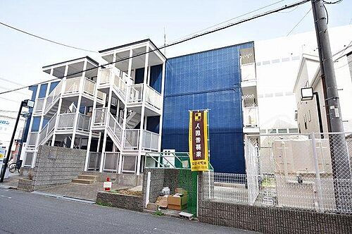 大阪府東大阪市長栄寺 3階建